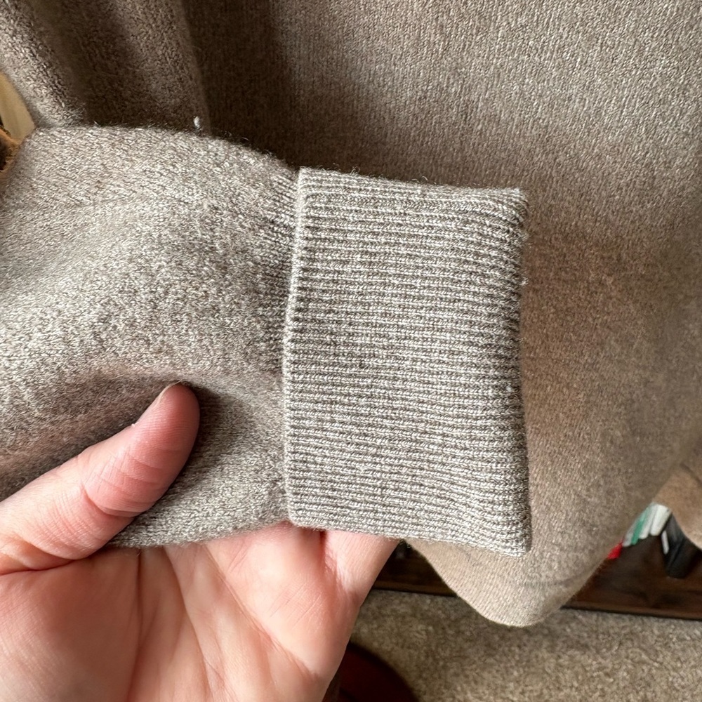 Franco Ziche Wool-Cashmere Blend Beige V-Neck Sweater (Made in Italy) - Picture 8 of 11